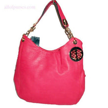 Cargar imagen en el visor de la galería, Bolso bandolera con cadena y medallón estilo hobo, color rosa y fucsia inspirado en el diseñador