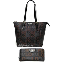 Cargar imagen en el visor de la galería, Conjunto de cartera y bolso de mano con estampado de la firma LOEM, color negro y bolsillos de diseñador