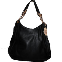 Cargar imagen en el visor de la galería, Bolso bandolera con cadena y medallón estilo hobo, color rosa y fucsia inspirado en el diseñador