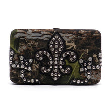 Cargar imagen en el visor de la galería, Cartera de lona Fleur De Lis con marco de camuflaje occidental en forma de L con tachuelas y diamantes de imitación para mujer