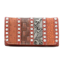 Cargar imagen en el visor de la galería, Cartera tipo chequera de tamaño L con parches de pedrería y tiras de color caqui inspirada en el diseñador WWP