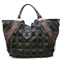 Cargar imagen en el visor de la galería, Bolso de hombro XL con cremallera de doble capa y tachuelas doradas, inspirado en el diseñador de diamantes de imitación